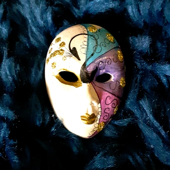 MASK BROOCH PIN MARDI GRAS VINTAGE - Picture 1 of 3